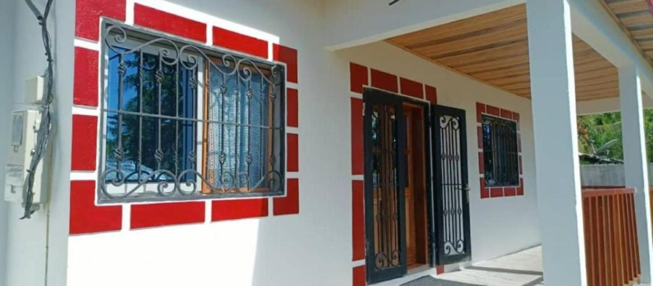 La Maison Du Voyageur Kribi Esterno foto